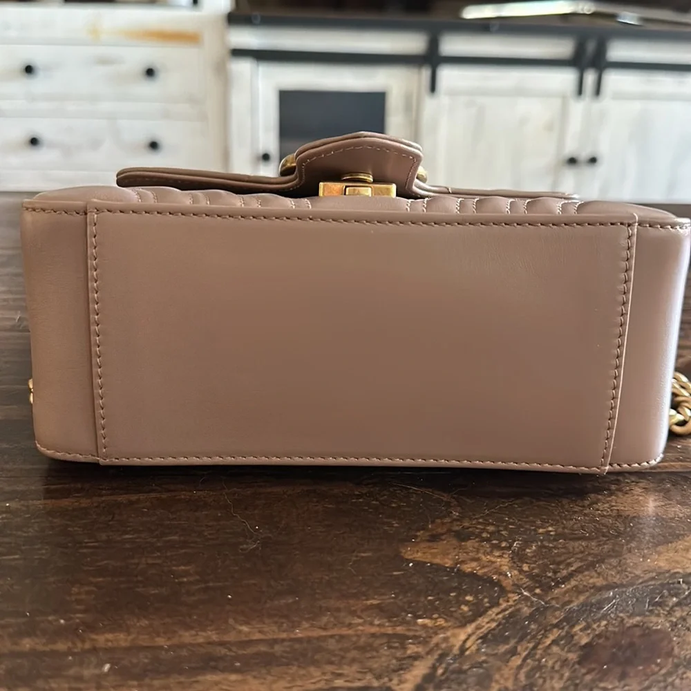 Authentic Gucci handbag. Slightly used in mint condition - Picture 5 of 5